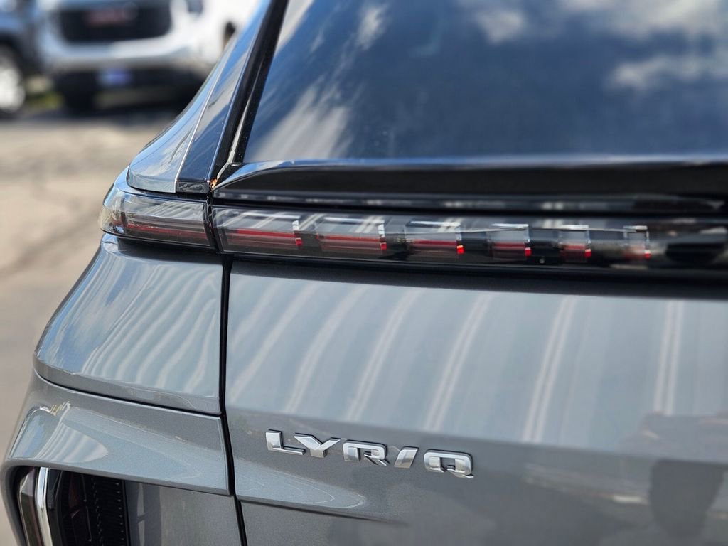 New 2025 Cadillac Lyriq Luxury w/ LPO, Floor Liner Package image 9