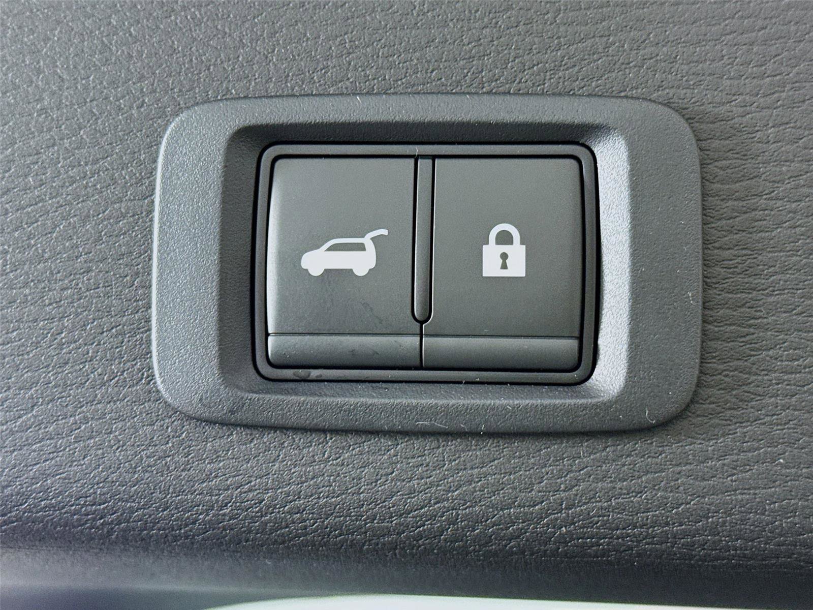 New 2026 Mitsubishi Outlander SE image 18