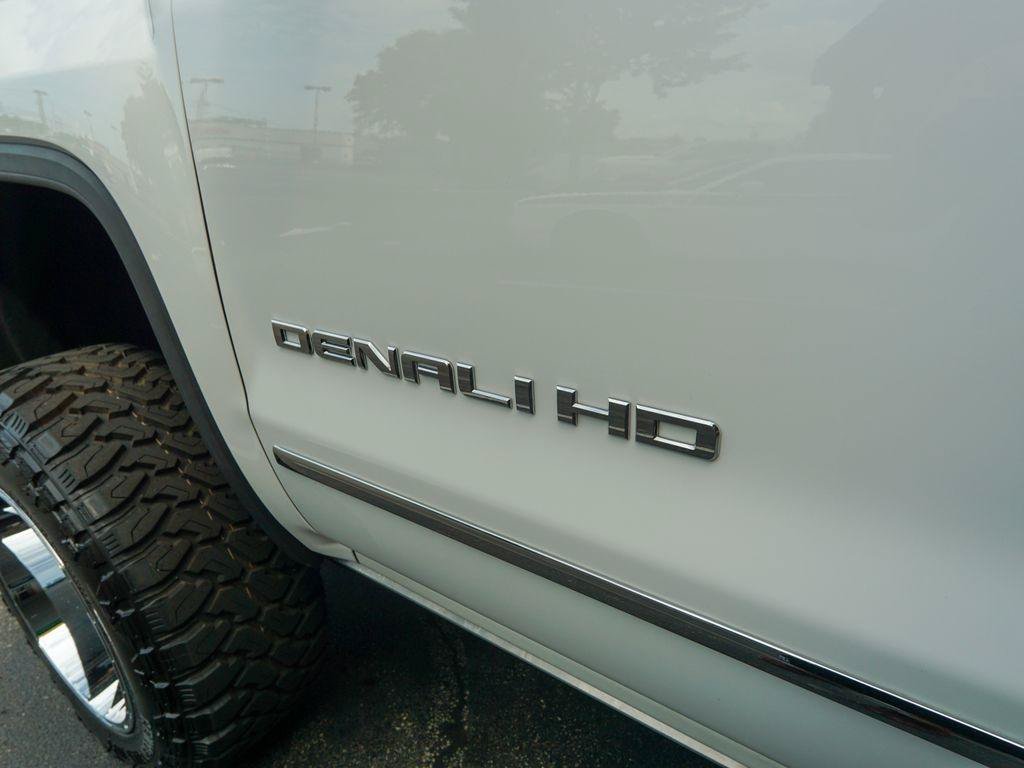Used 2015 GMC Sierra 2500 Denali w/ Duramax Plus Package AWD/4WD image 9