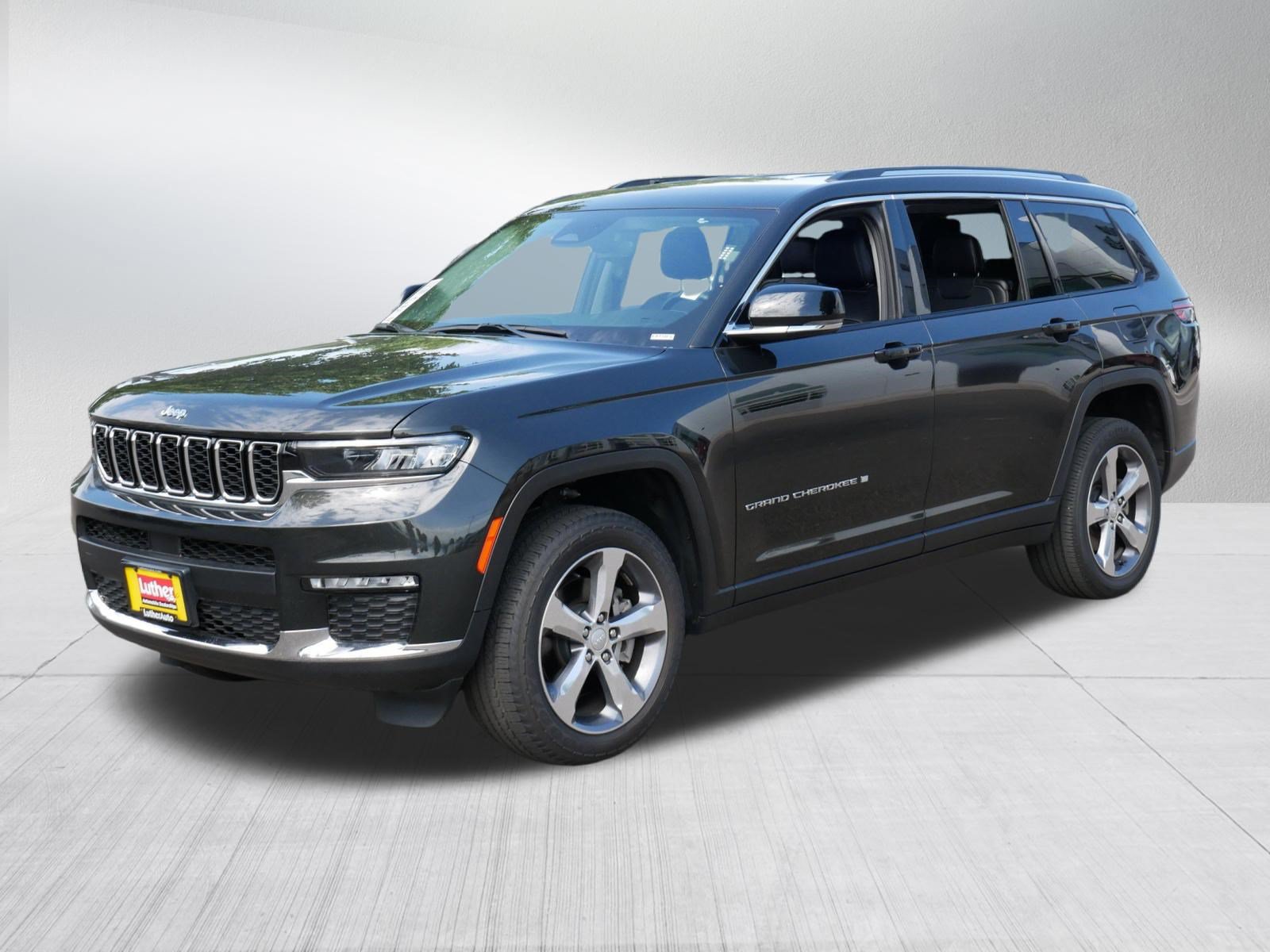 Used 2022 Jeep Grand Cherokee L Limited AWD/4WD image 3