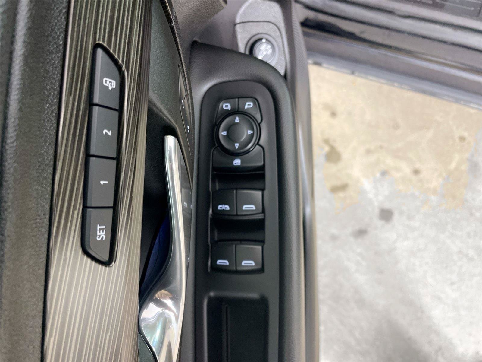 Used 2024 GMC Terrain SLT AWD/4WD image 20