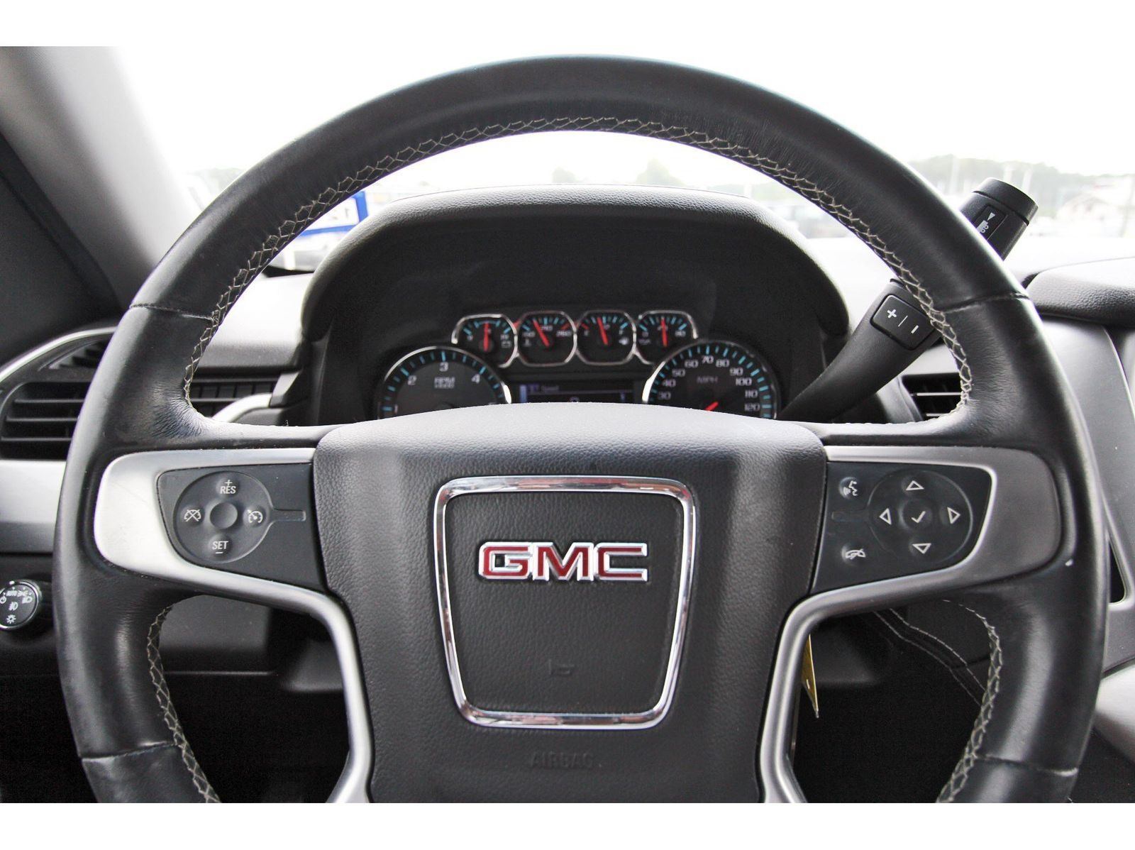 Used 2017 GMC Yukon SLE w/ SLE Value Package RWD image 9