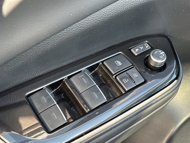 Used 2025 Toyota Crown Signia w/ Advanced Technology Package AWD/4WD image 18
