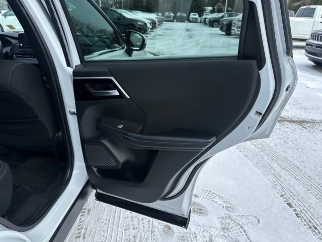 Used 2022 Mitsubishi Outlander ES image 16