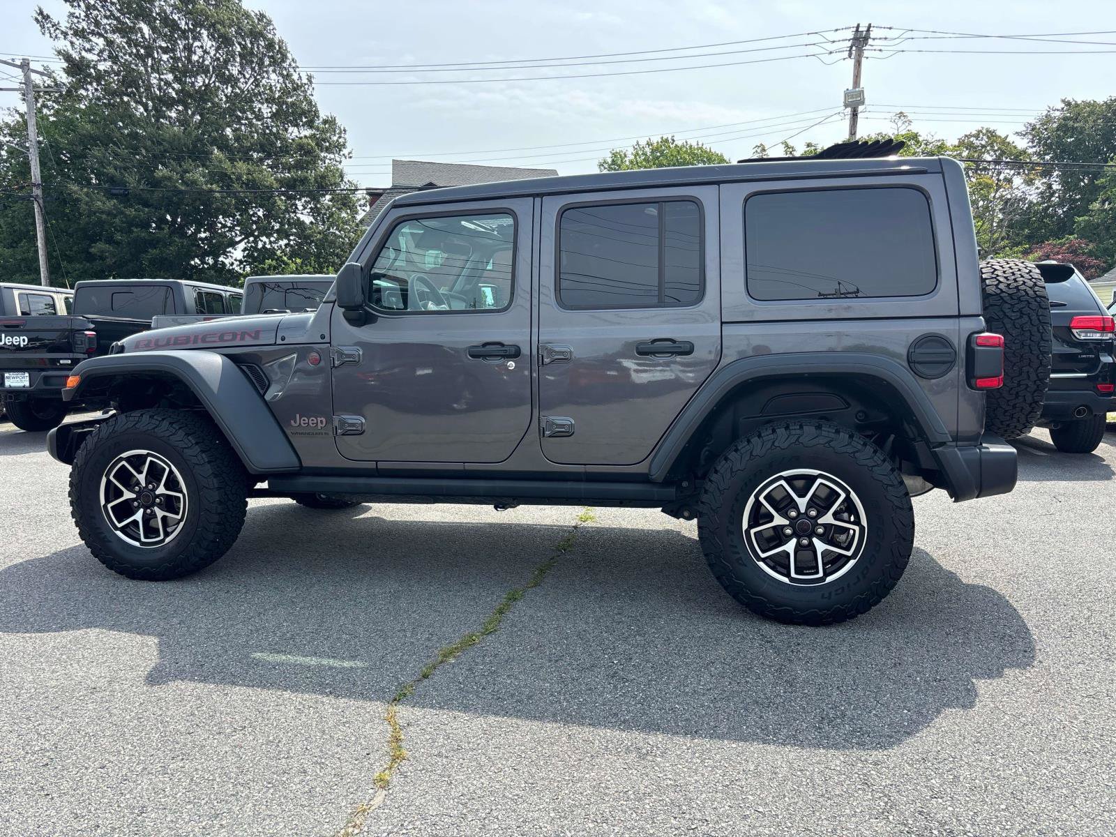 Certified 2025 Jeep Wrangler Unlimited Rubicon w/ Convenience Group AWD/4WD image 6