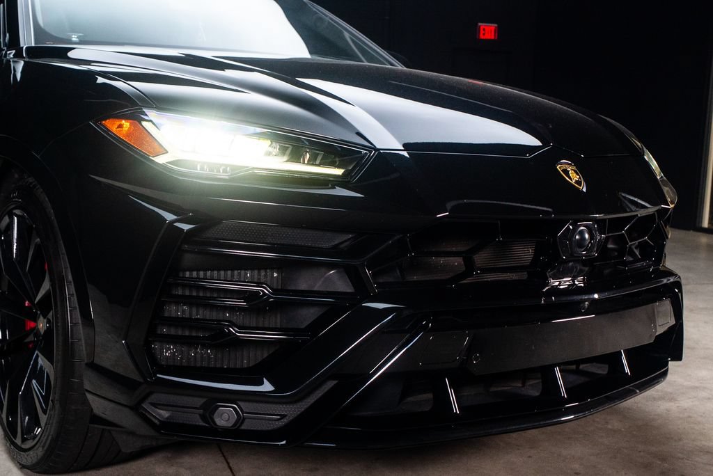 Used 2022 Lamborghini Urus AWD/4WD image 8