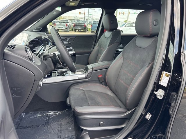 New 2025 Mercedes-Benz GLB 35 AMG 4MATIC image 5