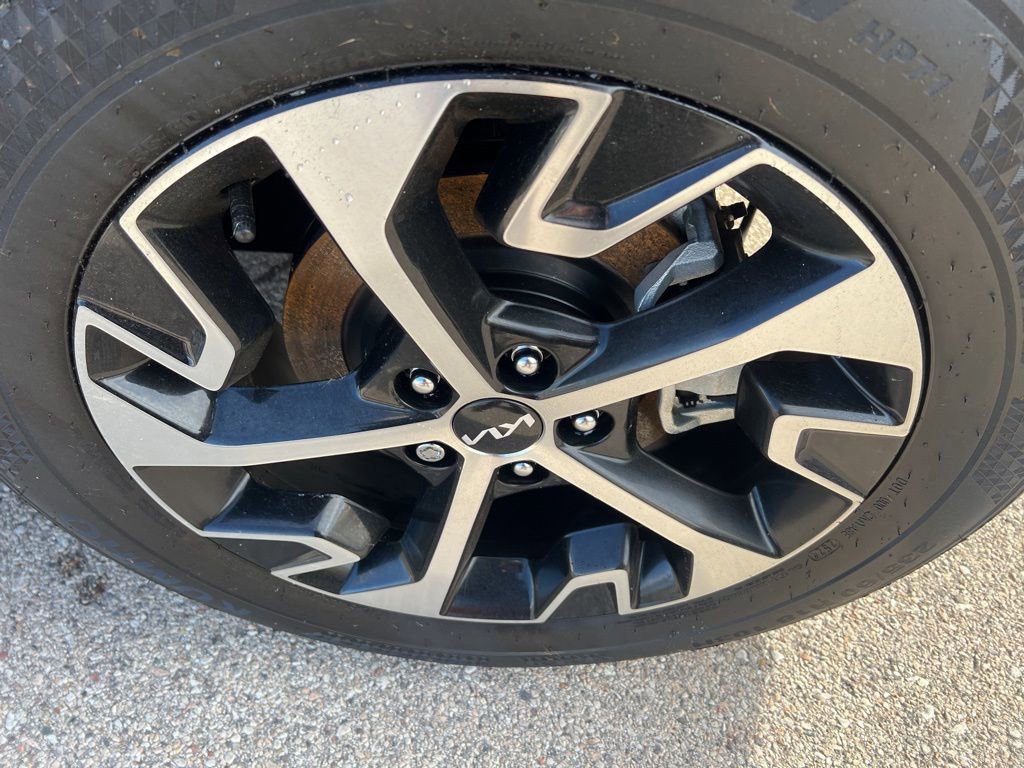 Certified 2025 Kia Sportage EX image 43