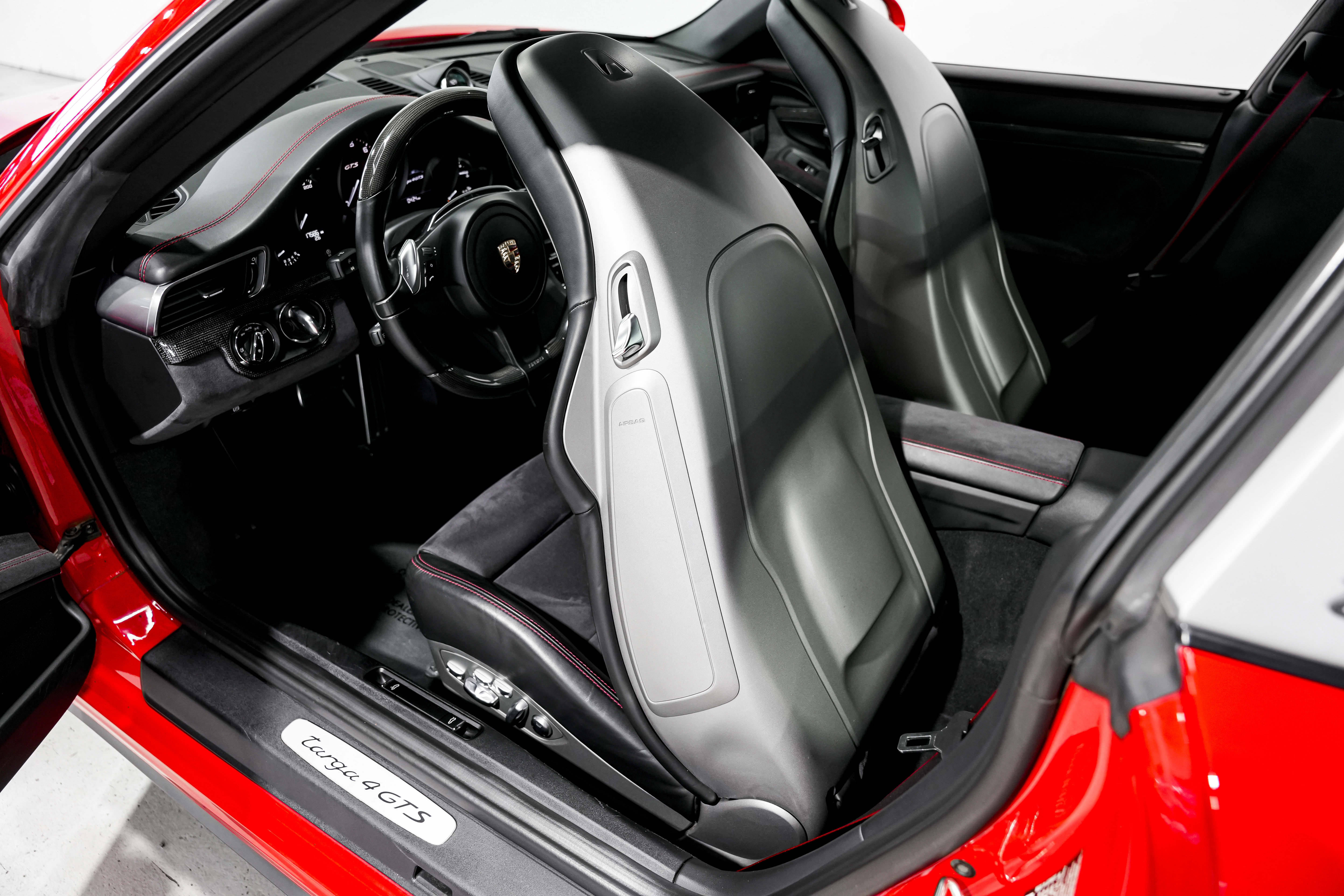 Used 2016 Porsche 911 Targa 4 GTS image 21