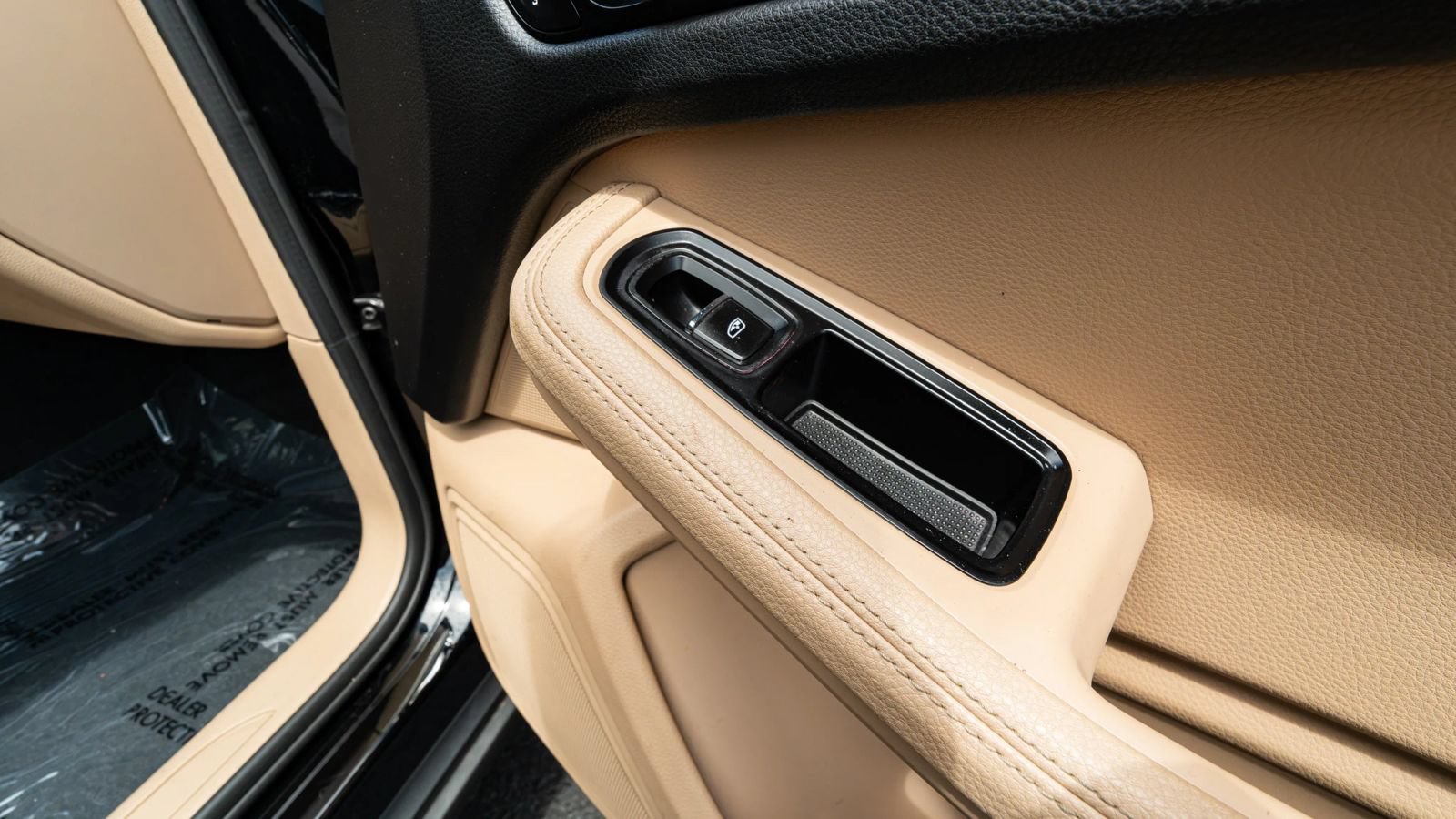 Used 2019 Porsche Macan AWD/4WD image 16