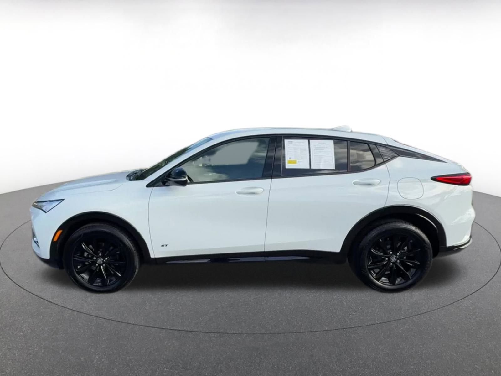 Used 2025 Buick Envista Sport Touring image 9