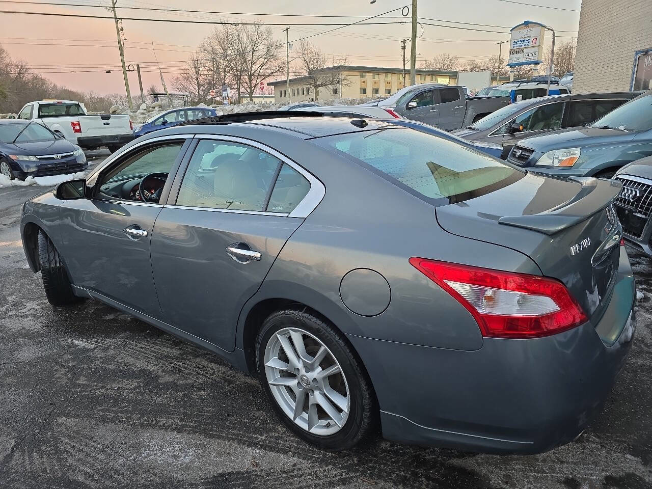 Used 2009 Nissan Maxima 3.5 SV w/ Premium Pkg image 4