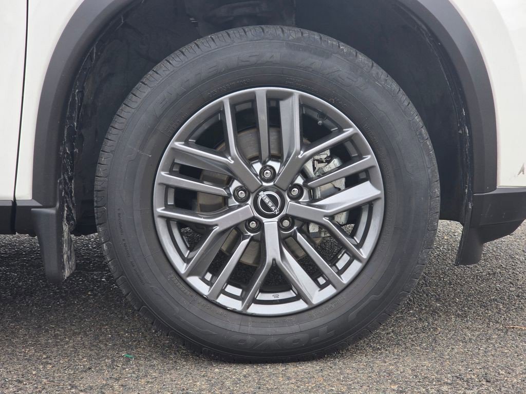 Used 2023 Nissan Rogue S AWD/4WD image 9