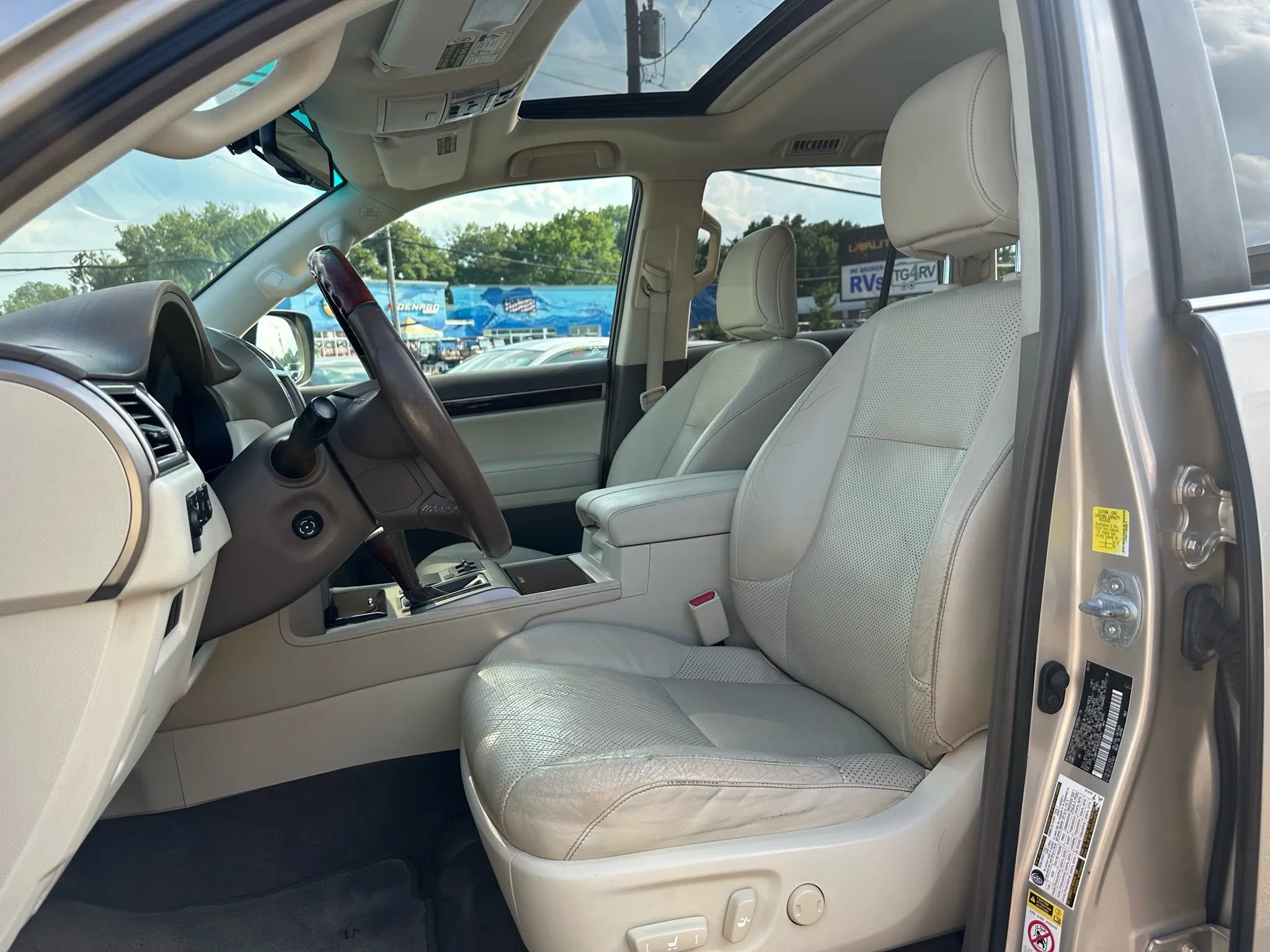 Used 2011 Lexus GX 460 w/ Comfort Plus Pkg AWD/4WD image 12