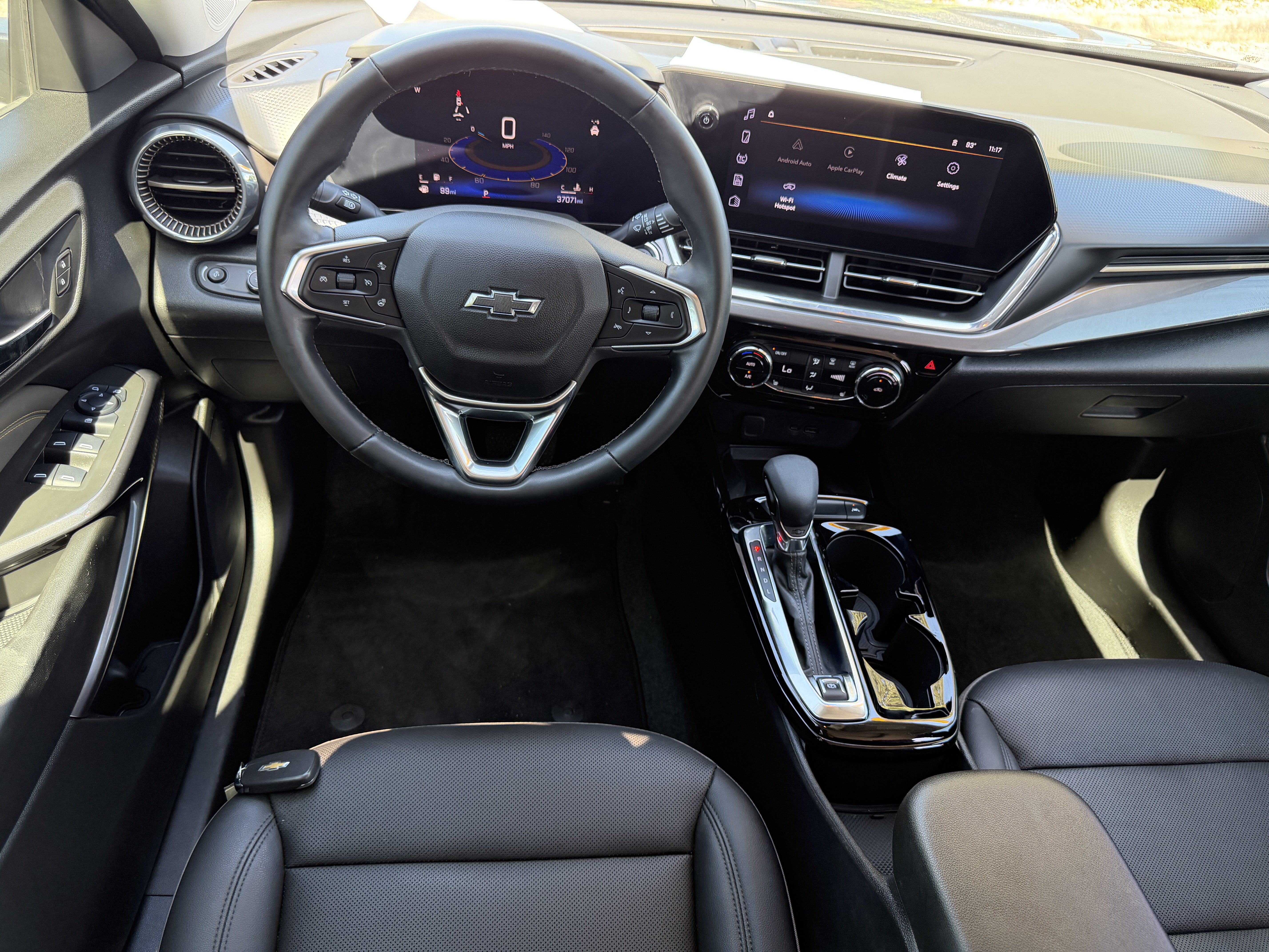 Used 2025 Chevrolet Trax ACTIV w/ Sunroof Package FWD image 16