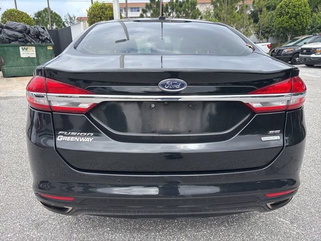Used 2017 Ford Fusion SE w/ Fusion SE Technology Package image 3