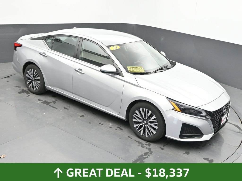 Used 2023 Nissan Altima 2.5 SV FWD image 39