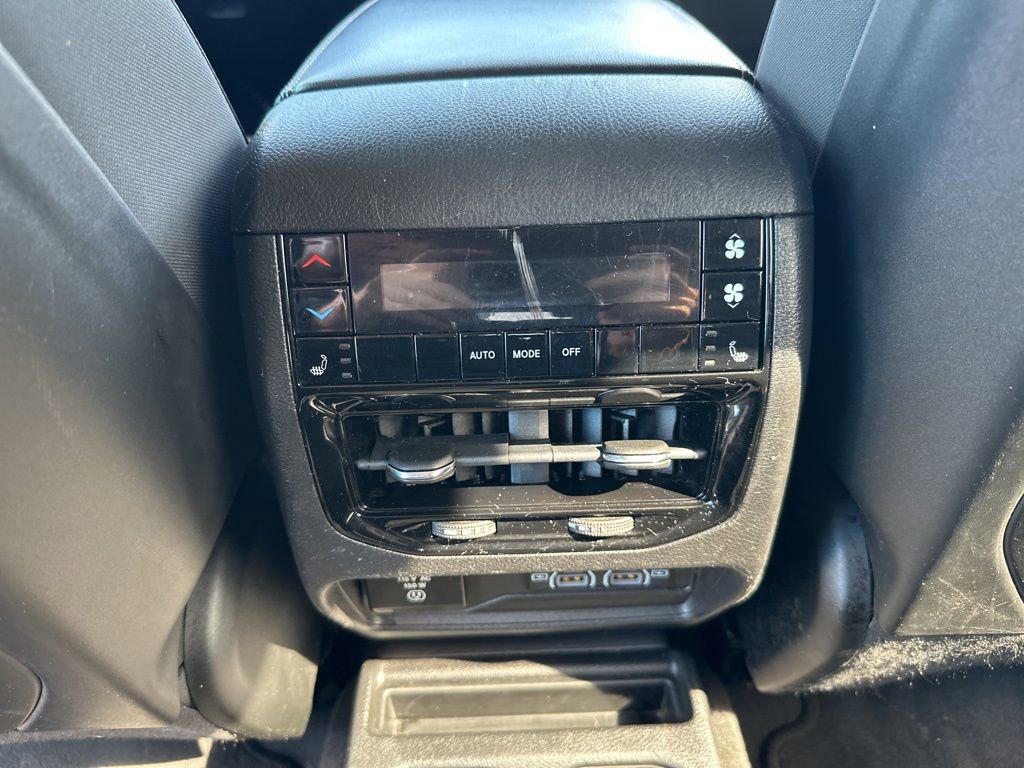 Used 2022 Jeep Grand Cherokee L Limited image 13