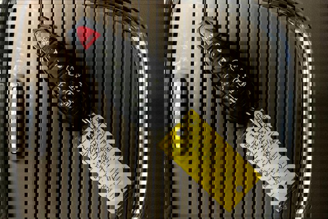 Used 2012 Chrysler Town & Country Limited w/ Luxury Group image 11