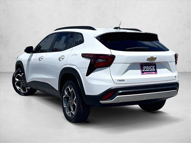 Used 2025 Chevrolet Trax LT w/ Driver Confidence Package FWD image 13