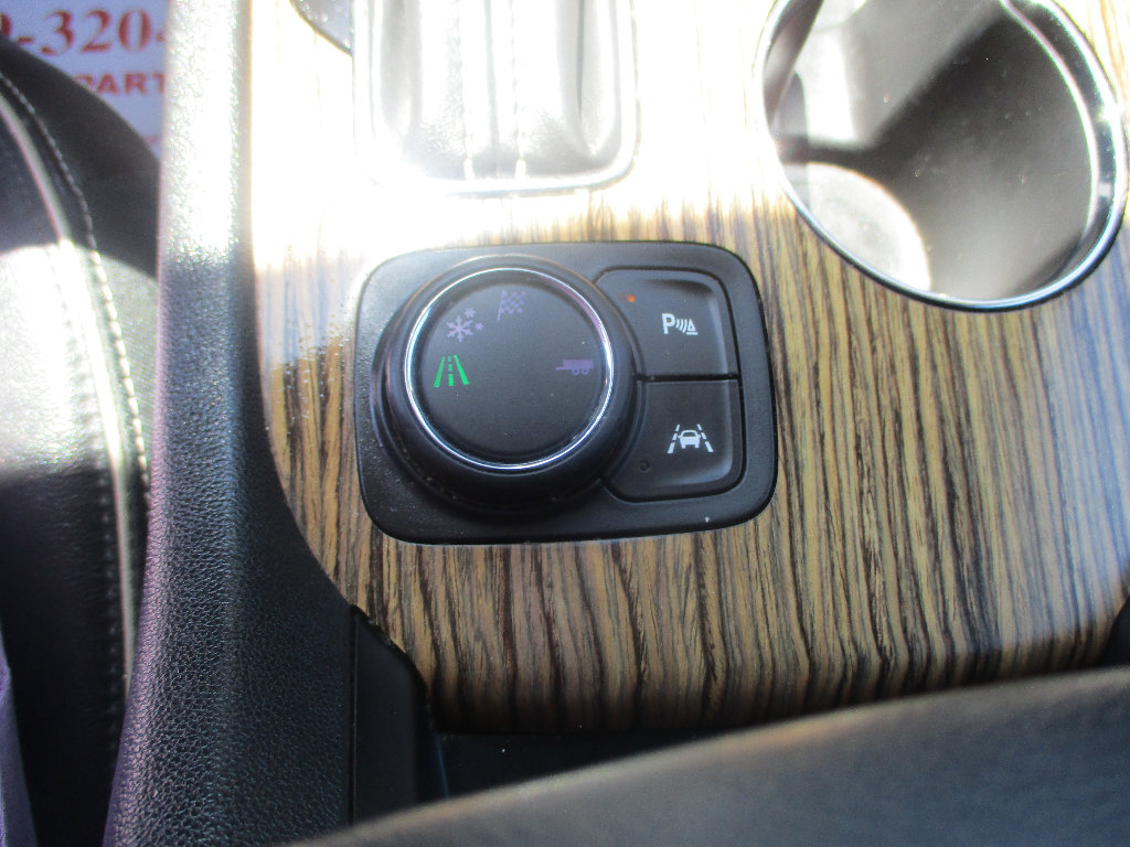 Used 2019 GMC Acadia Denali w/ Technology Package FWD image 10