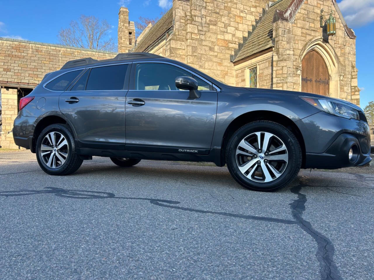 Used 2018 Subaru Outback 3.6R Limited image 9