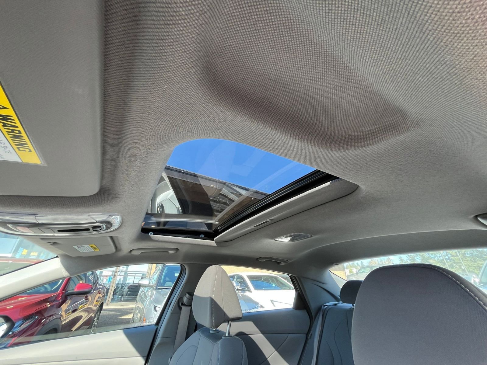 Used 2025 Hyundai Elantra SEL FWD image 31