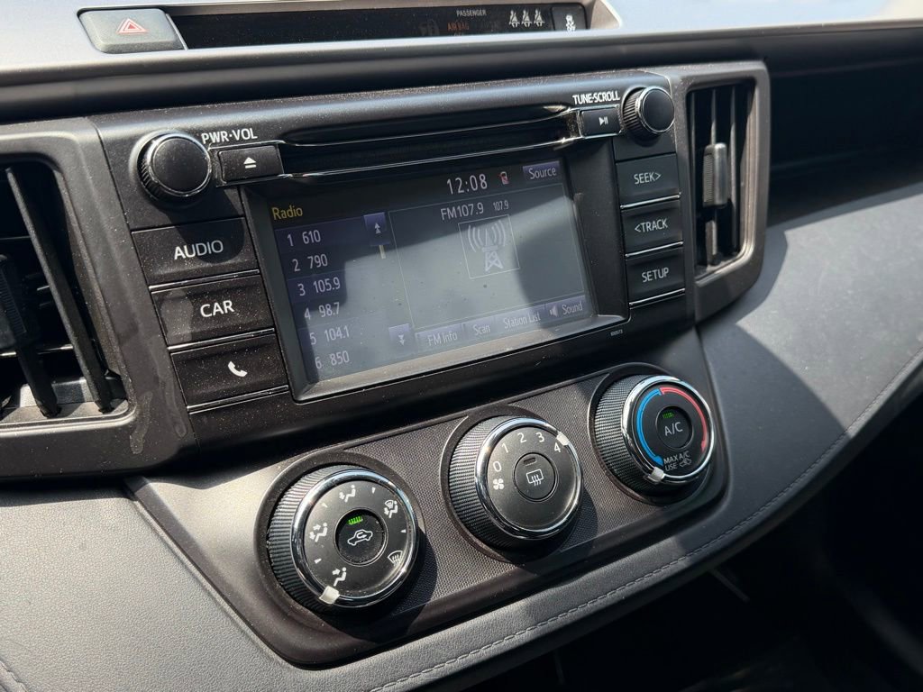 Used 2018 Toyota RAV4 LE w/ Carpet Mat Package FWD image 20