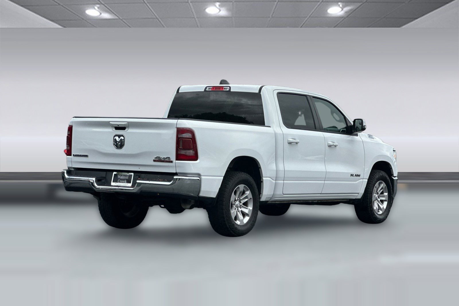 Used 2023 RAM 1500 Laramie AWD/4WD image 9
