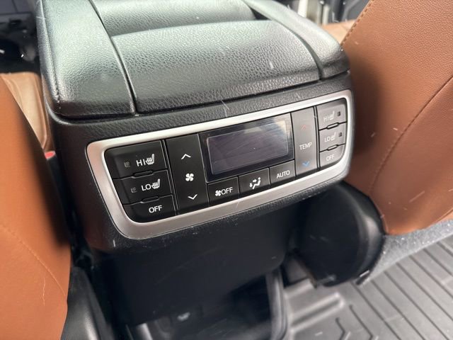 Used 2017 Toyota Highlander Limited AWD/4WD image 18