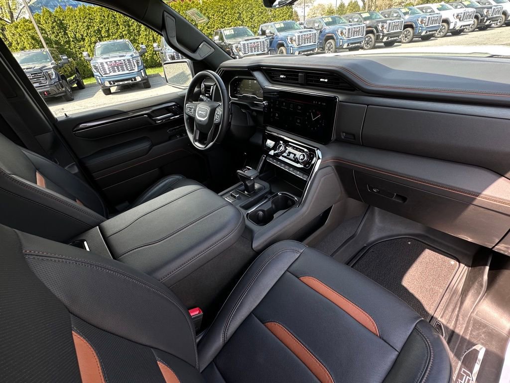 Used 2023 GMC Sierra 1500 AT4 w/ Technology Package AWD/4WD image 14