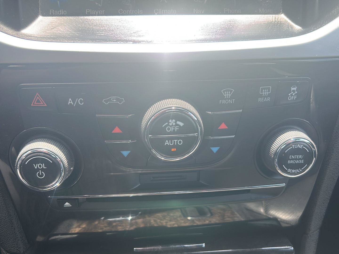 Used 2014 Chrysler 300 C RWD image 23