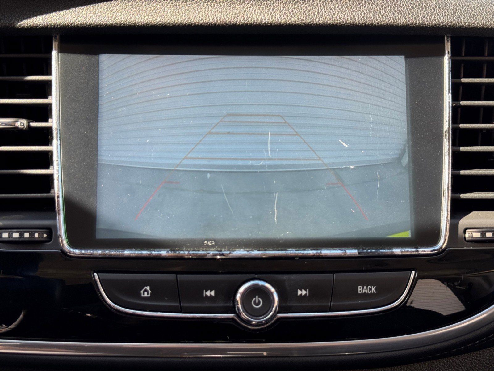 Used 2019 Buick Encore Essence FWD image 27