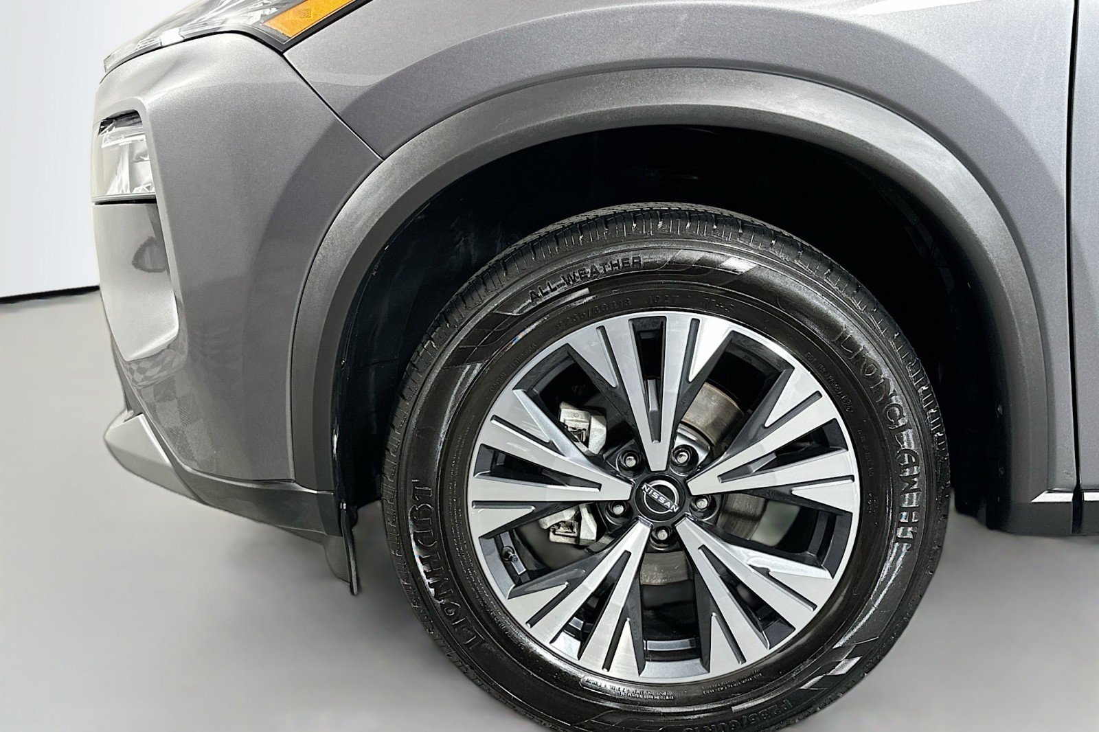 Used 2023 Nissan Rogue SV image 11