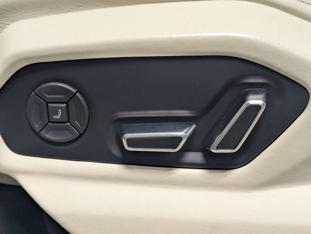 Used 2019 Lamborghini Urus image 12