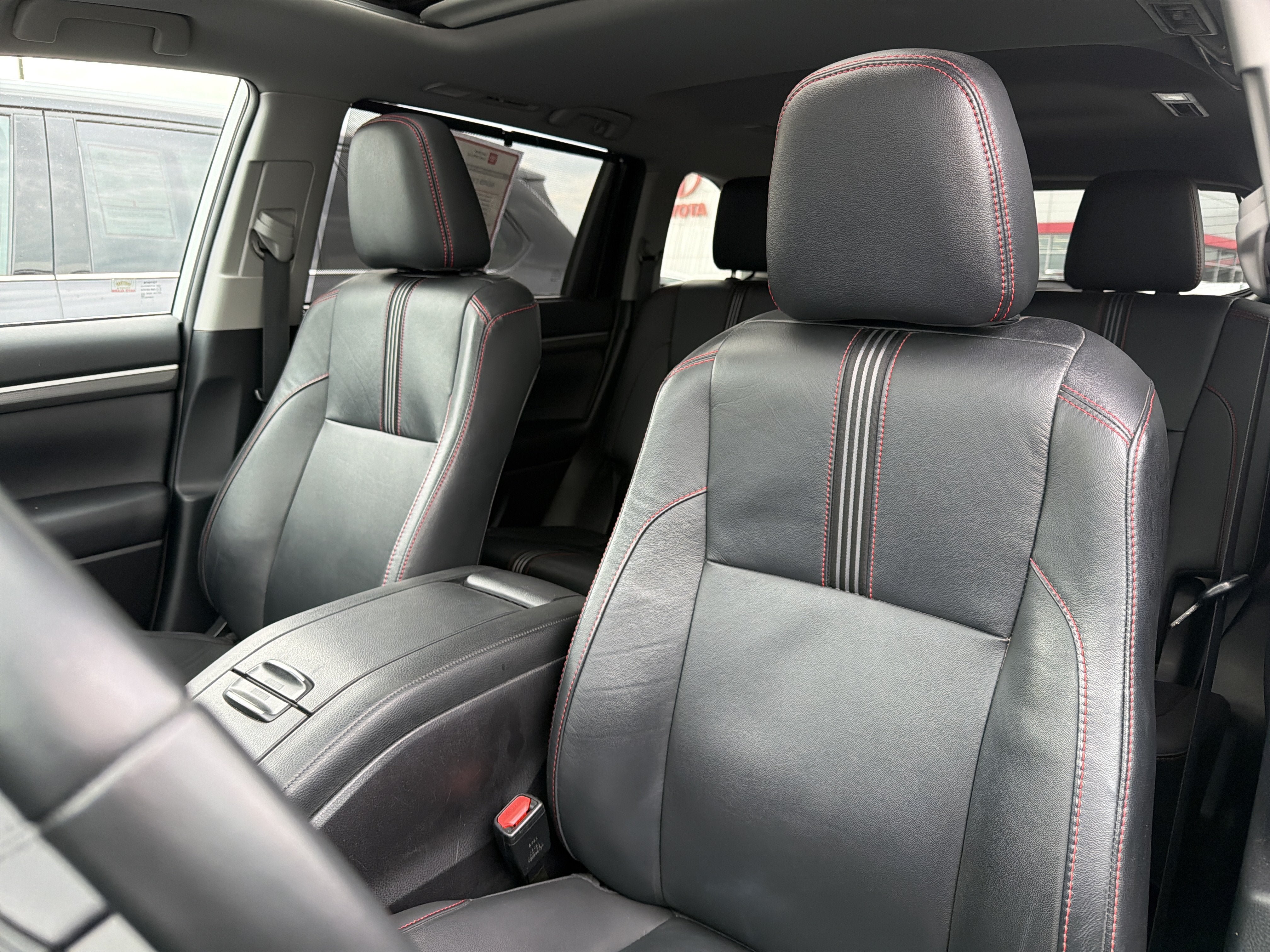 Certified 2019 Toyota Highlander SE AWD/4WD image 10