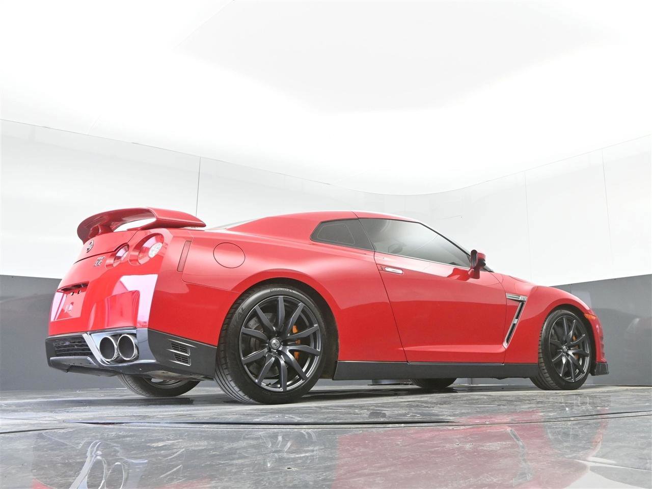 Used 2013 Nissan GT-R Premium AWD/4WD image 32