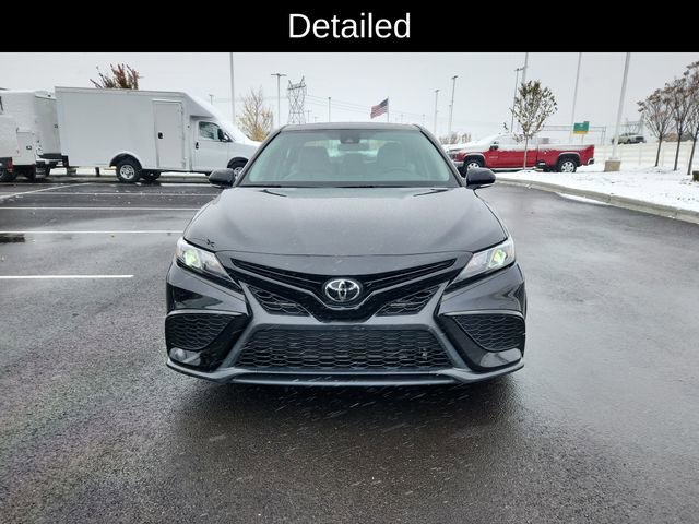 Used 2023 Toyota Camry SE image 2