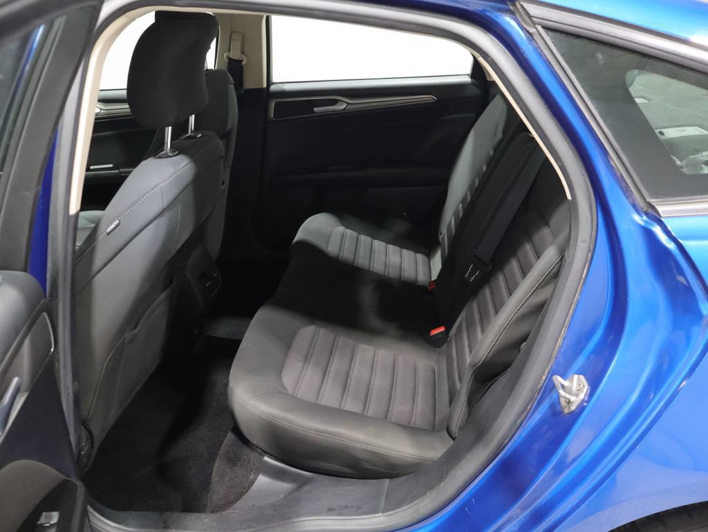 Used 2017 Ford Fusion SE FWD image 16