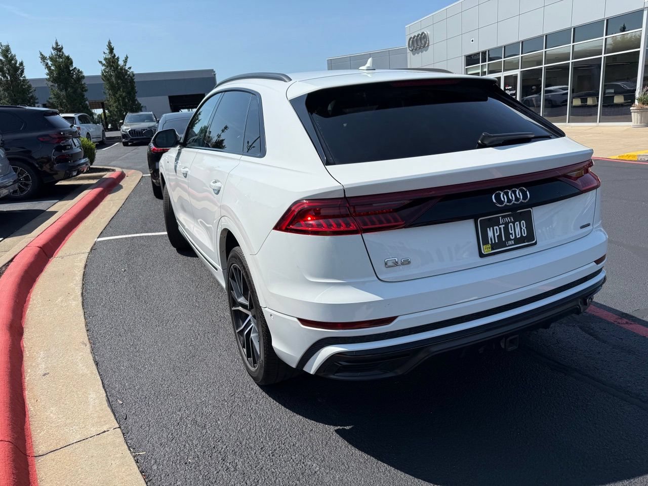 Used 2019 Audi Q8 Premium Plus w/ Premium Plus AWD/4WD image 5