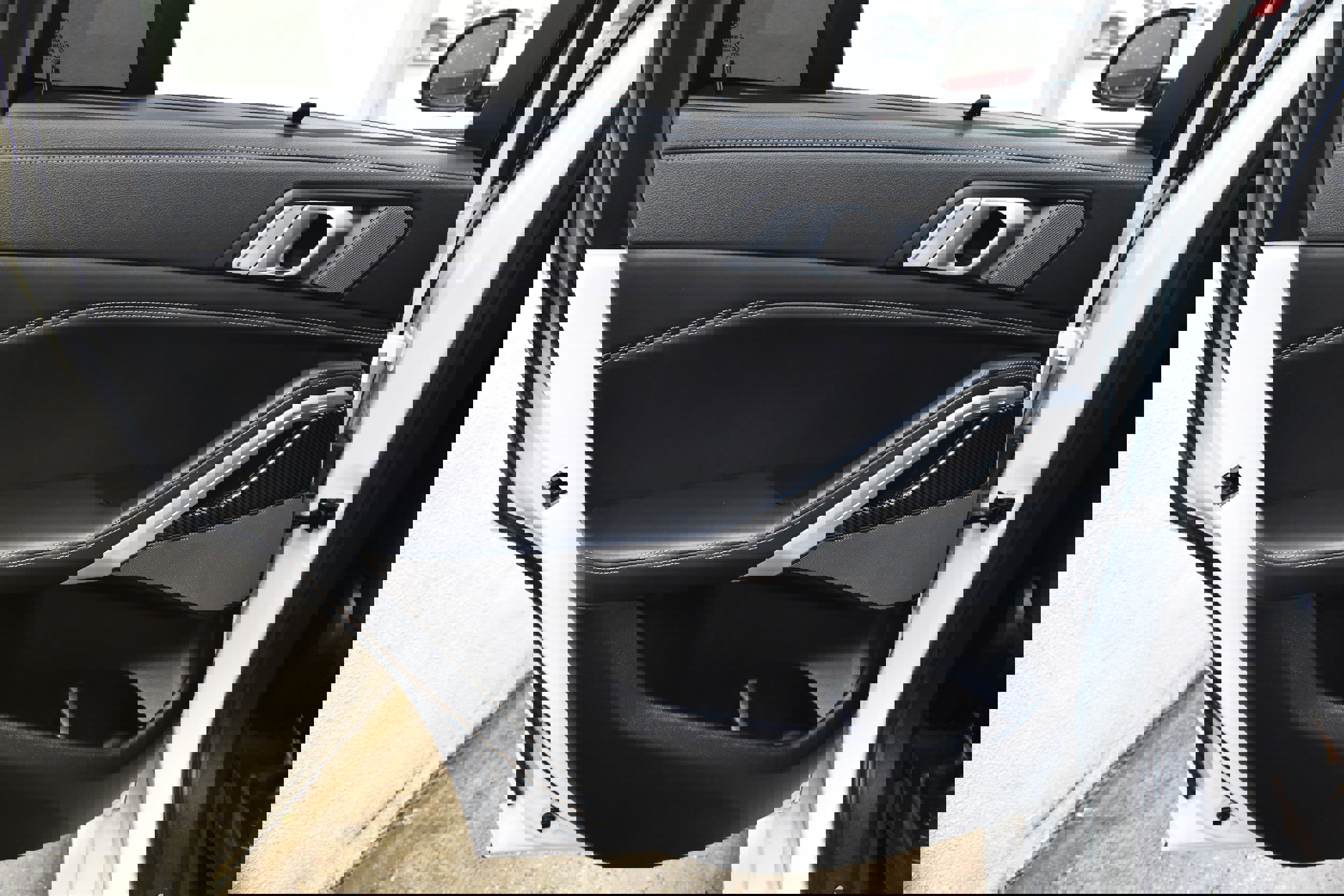 Used 2020 BMW X6 M50i w/ Executive Package image 27