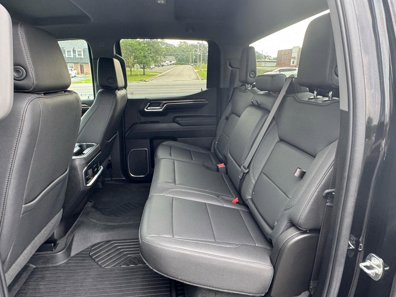 Used 2023 Chevrolet Silverado 1500 LTZ AWD/4WD image 22