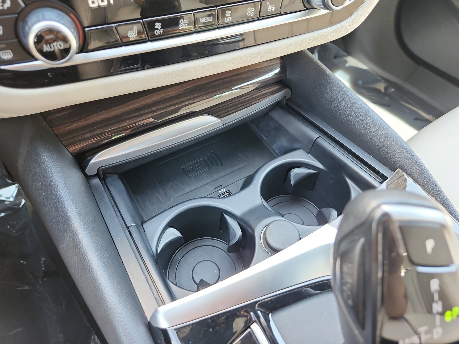 Used 2021 BMW 530i w/ Premium Package RWD image 24
