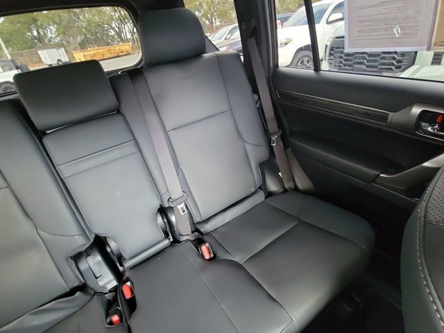Used 2022 Lexus GX 460 Premium w/ Premium Package image 6