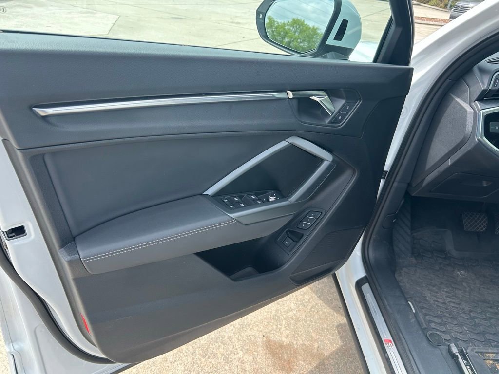 Used 2023 Audi Q3 2.0T Premium Plus w/ Premium Plus Package image 53