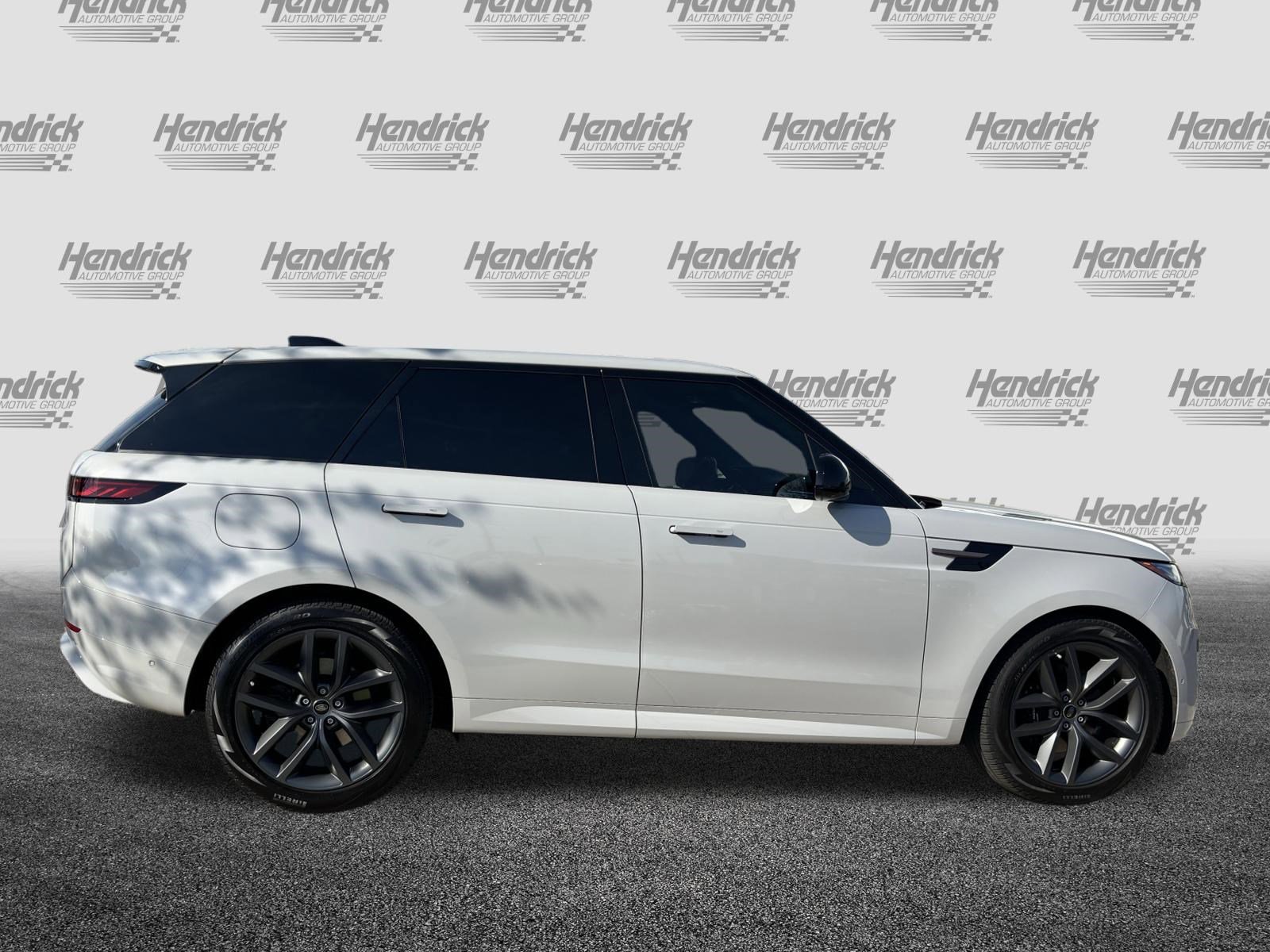 Used 2024 Land Rover Range Rover Sport Dynamic SE image 11