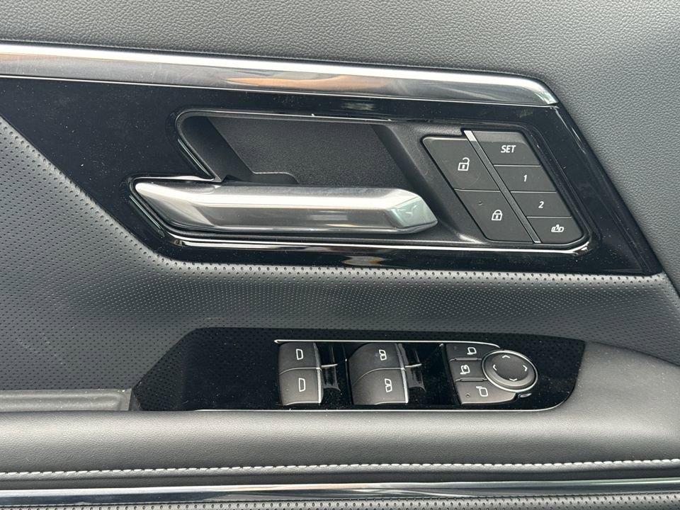 New 2025 GMC Sierra EV Denali image 17