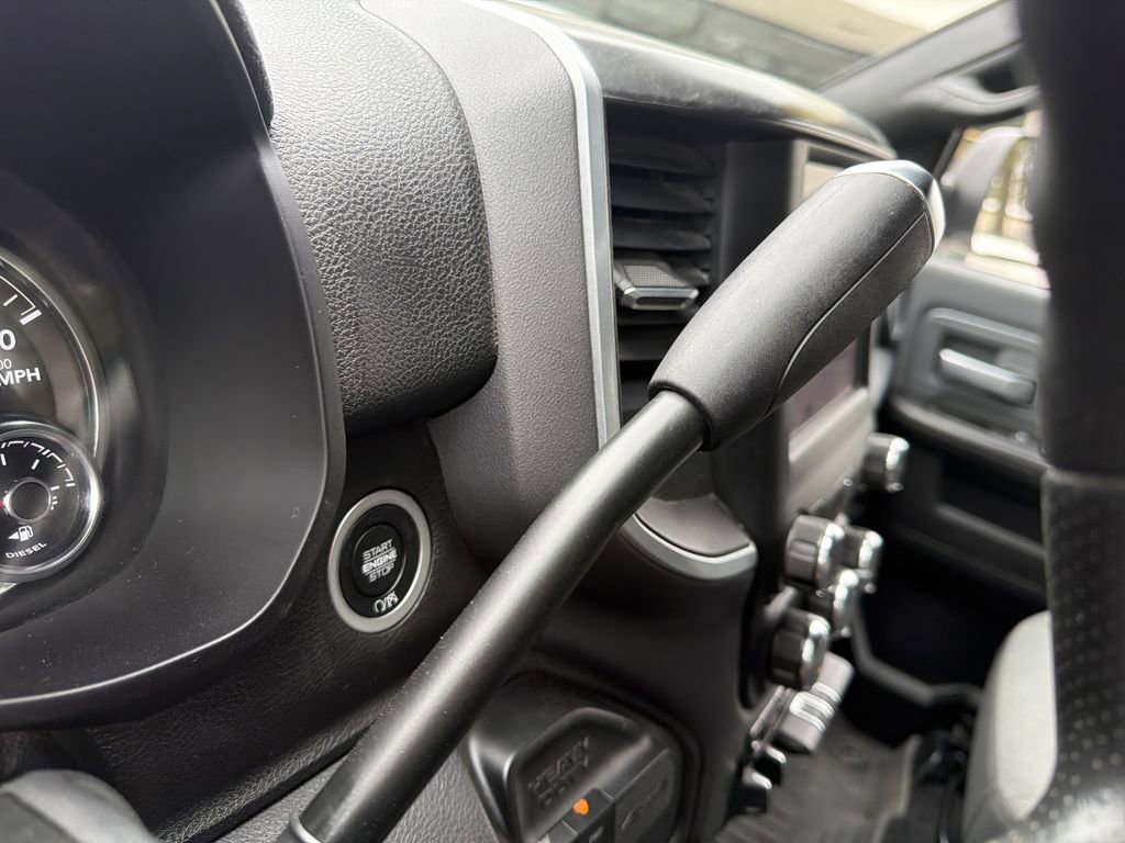 Used 2022 RAM 2500 Big Horn w/ Cold Weather Group image 26