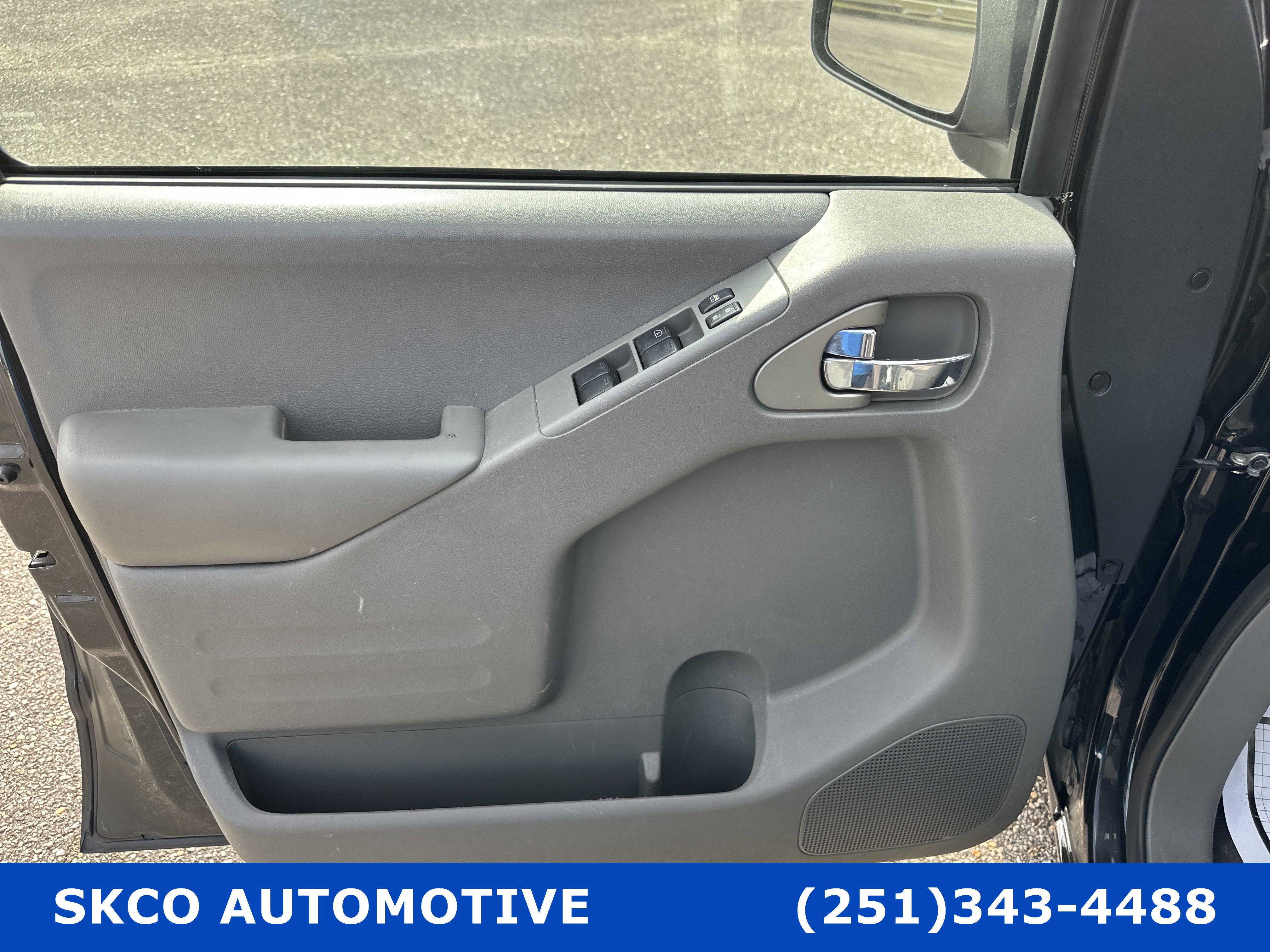 Used 2019 Nissan Frontier SV w/ Value Truck Package RWD image 12