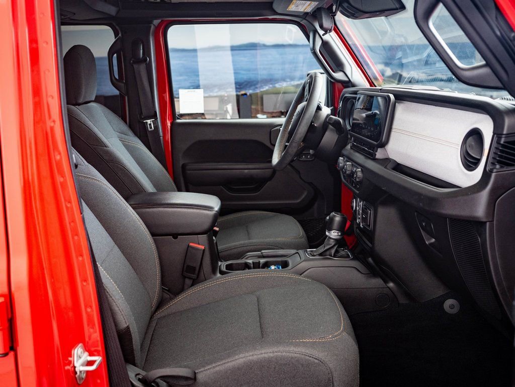 Used 2024 Jeep Wrangler Unlimited image 22